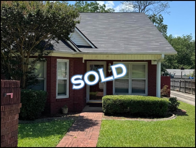 Townhouse for sale in Moulton, Alabama through Apex Real Estate